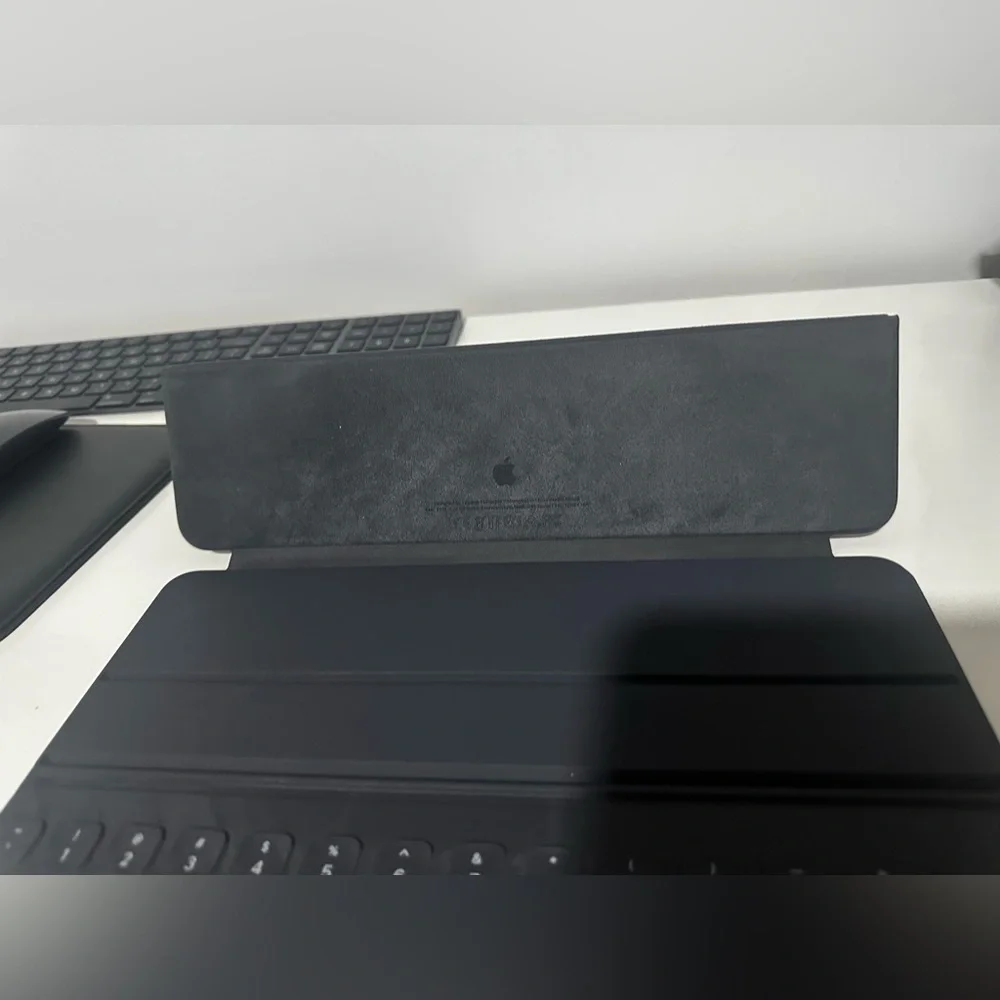 Apple Smart Keyboard Folio: iPad Keyboard case for iPad Pro